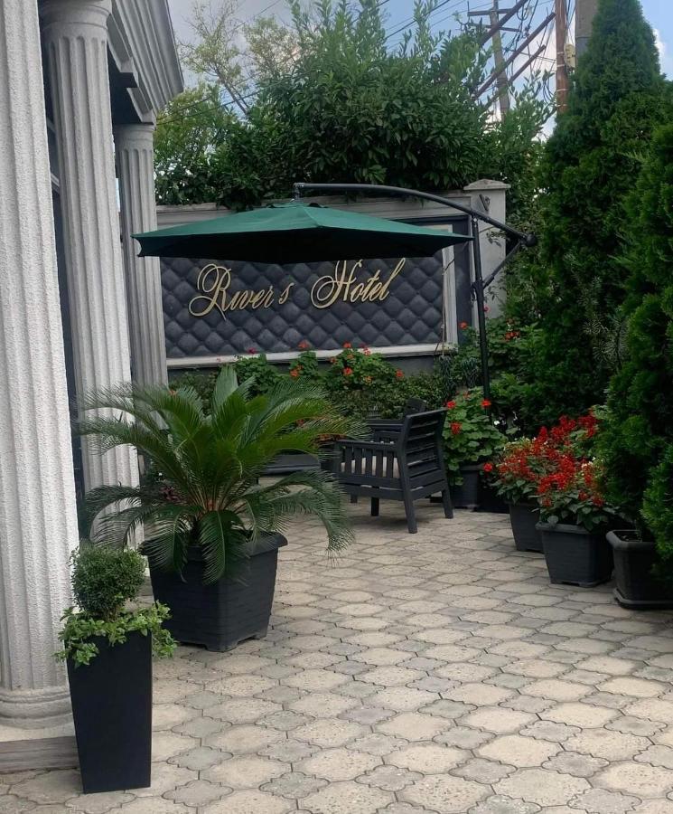 River S Hotel Zugdidi Exteriör bild